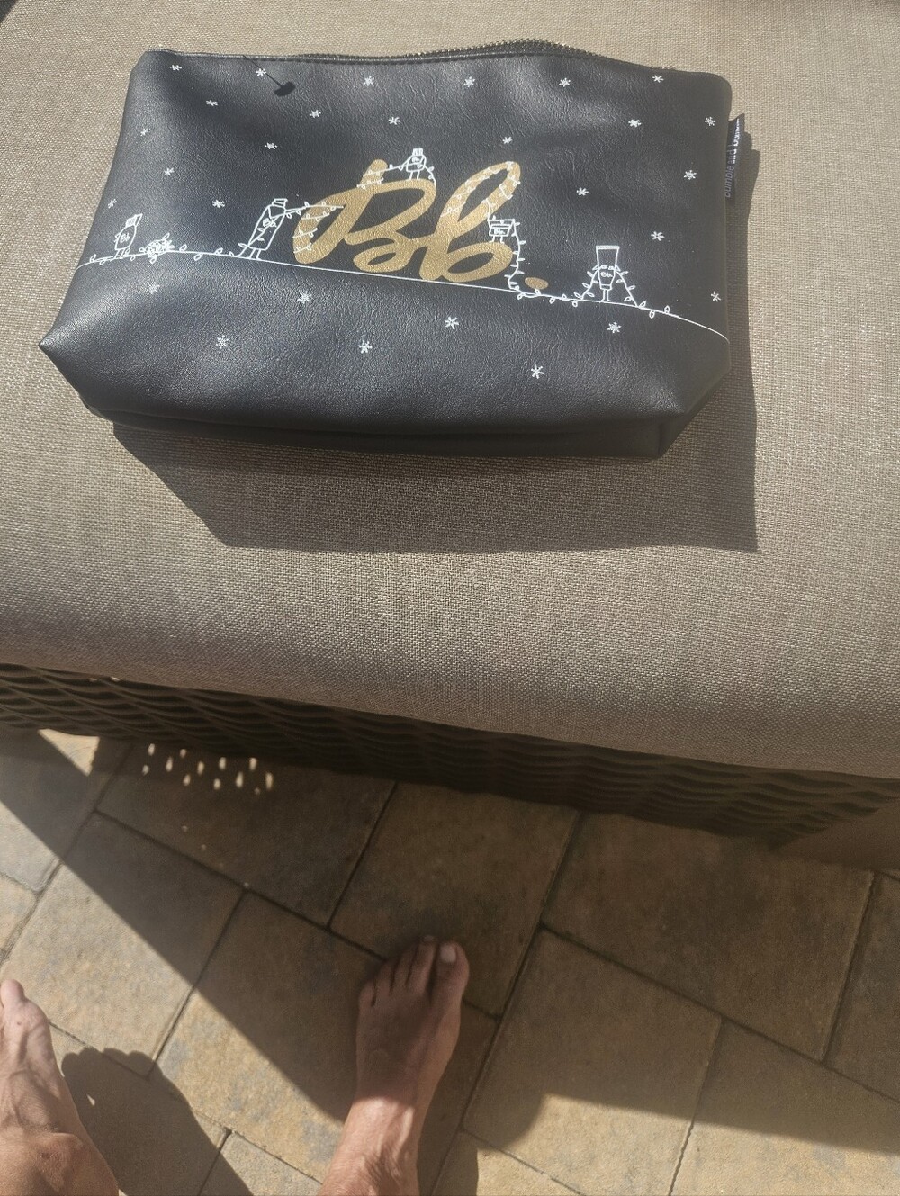 B & B MAKEUP BAG